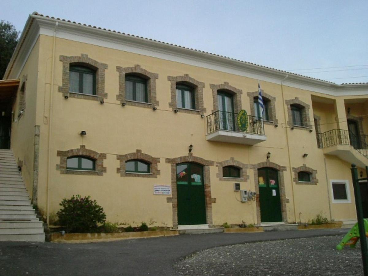 Appartamento The Old Mansion Sinarádes Esterno foto